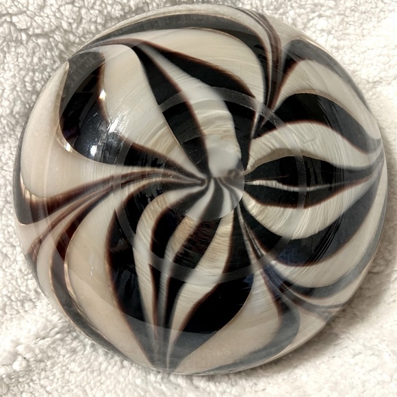 Vintage Murano Style Swirl Bowl, Beautiful Deep Purplish Red & White Swirl - Picture 6 of 9